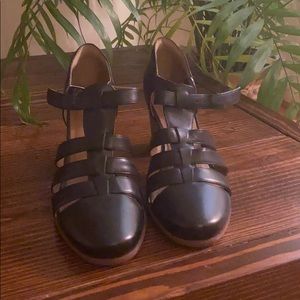 Clark’s strappy boots with heel black size 7.5